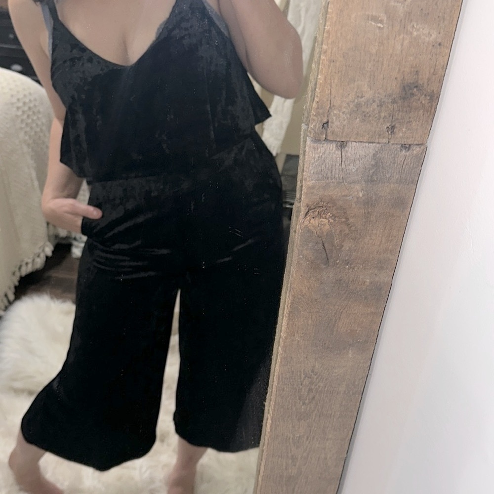 Very J Chic Black velvet Jumpsuit size medium - Picture 6 of 6